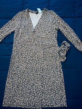 Ann Taylor Women’s Size 14P Petite Wrap Dress, New With Tags, Black & White